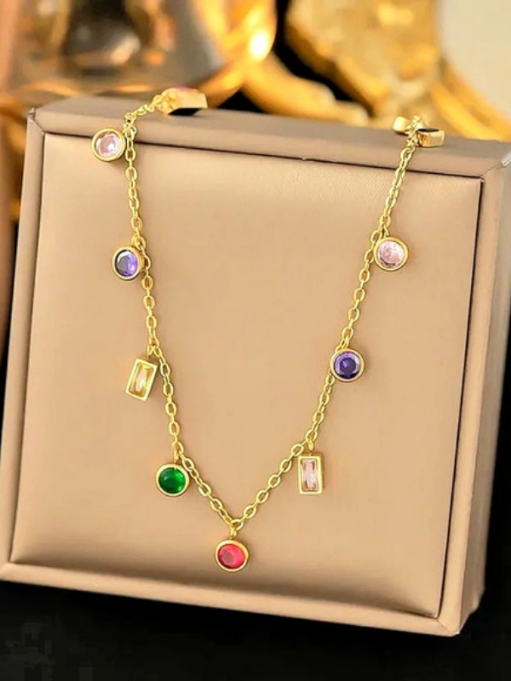 Multicolor Pendant Necklace in Gold Like New